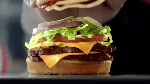 Le burger au bœuf et sauce au poivre façon Raoul's