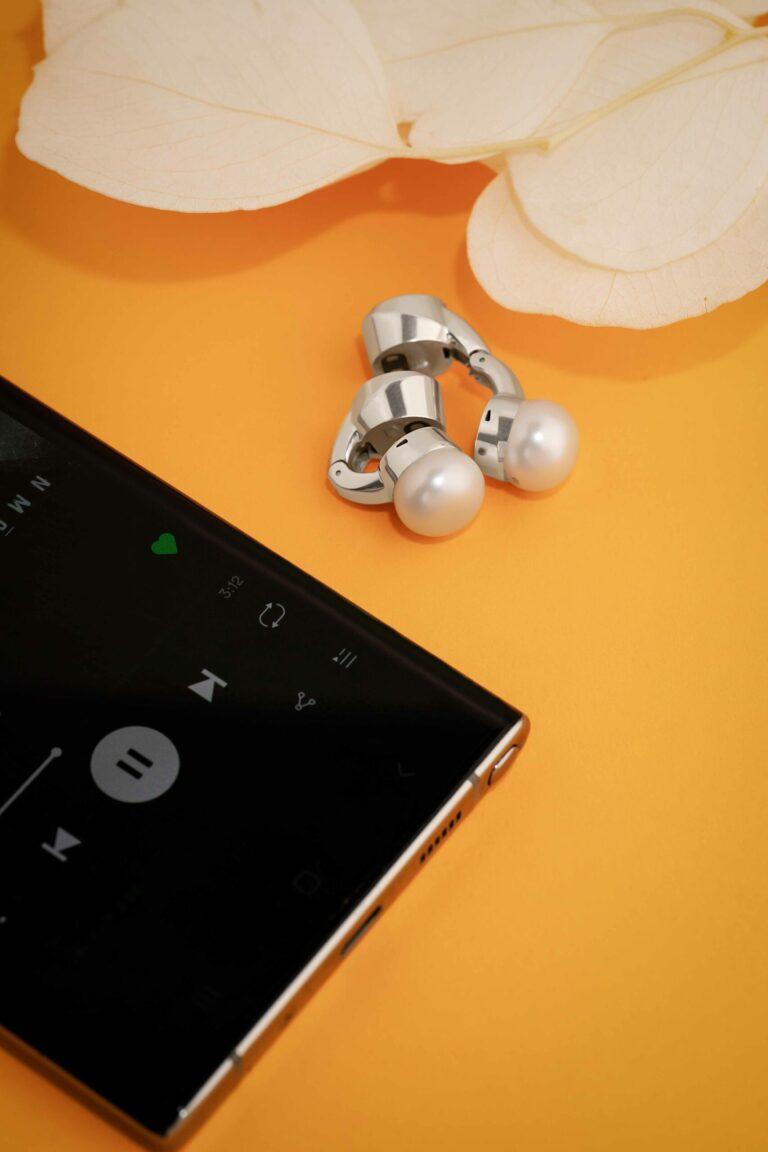 Ceci n’est pas une boucle d’oreille