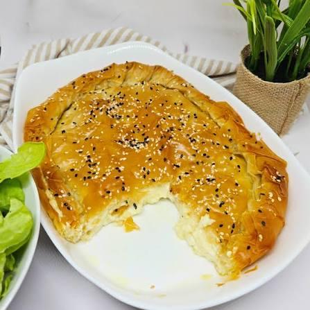 La feta rôtie croustillante à la pâte filo et au miel
