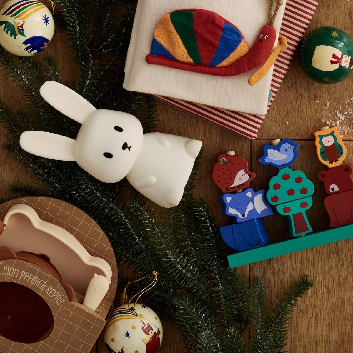 Premier Noël de bébé : 10 idées de jouets sensoriels à glisser sous le sapin