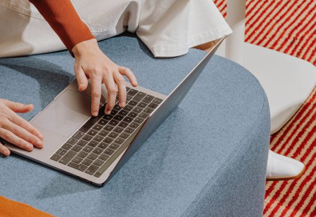 Faut-il être “vu au bureau” pour être promu ?