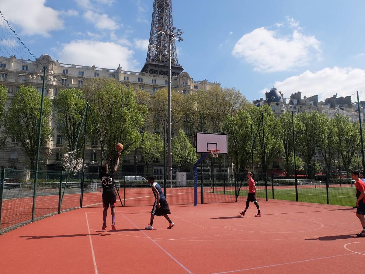 Terrain de sport Sully