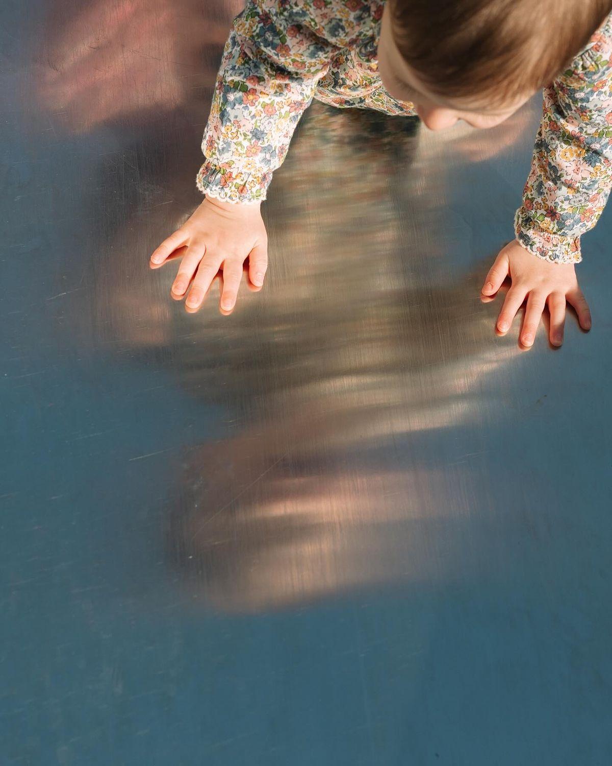 Bébé au musée d'art