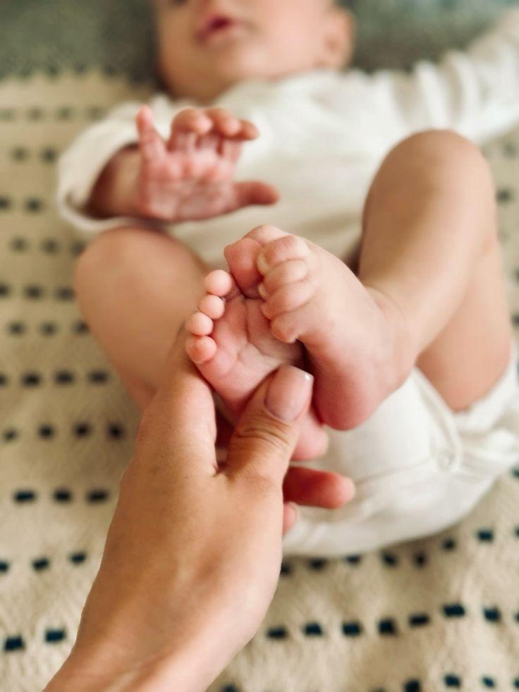 Masser bébé, pas à pas