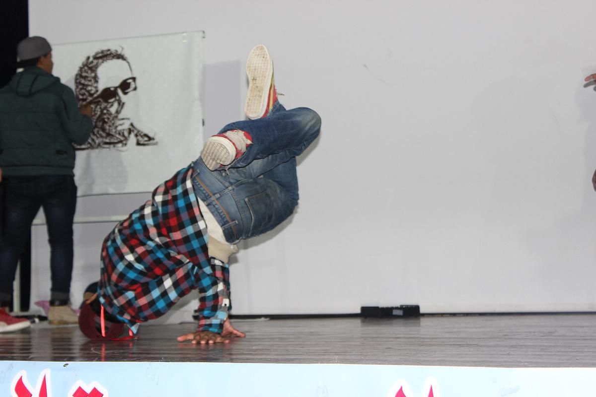 Superstrat, danse