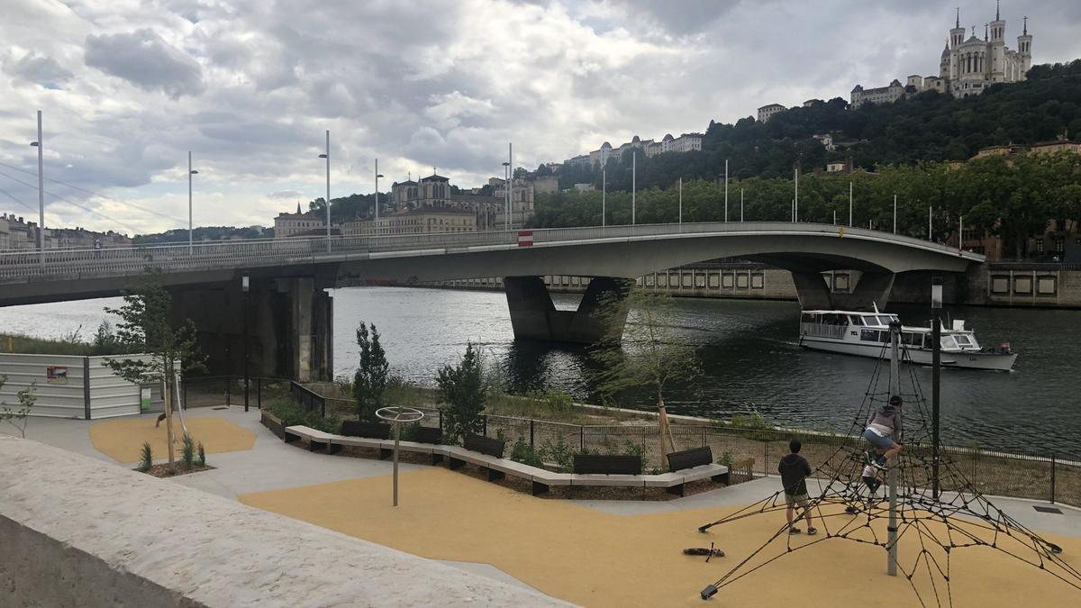 Jouer au jardin Garibaldi