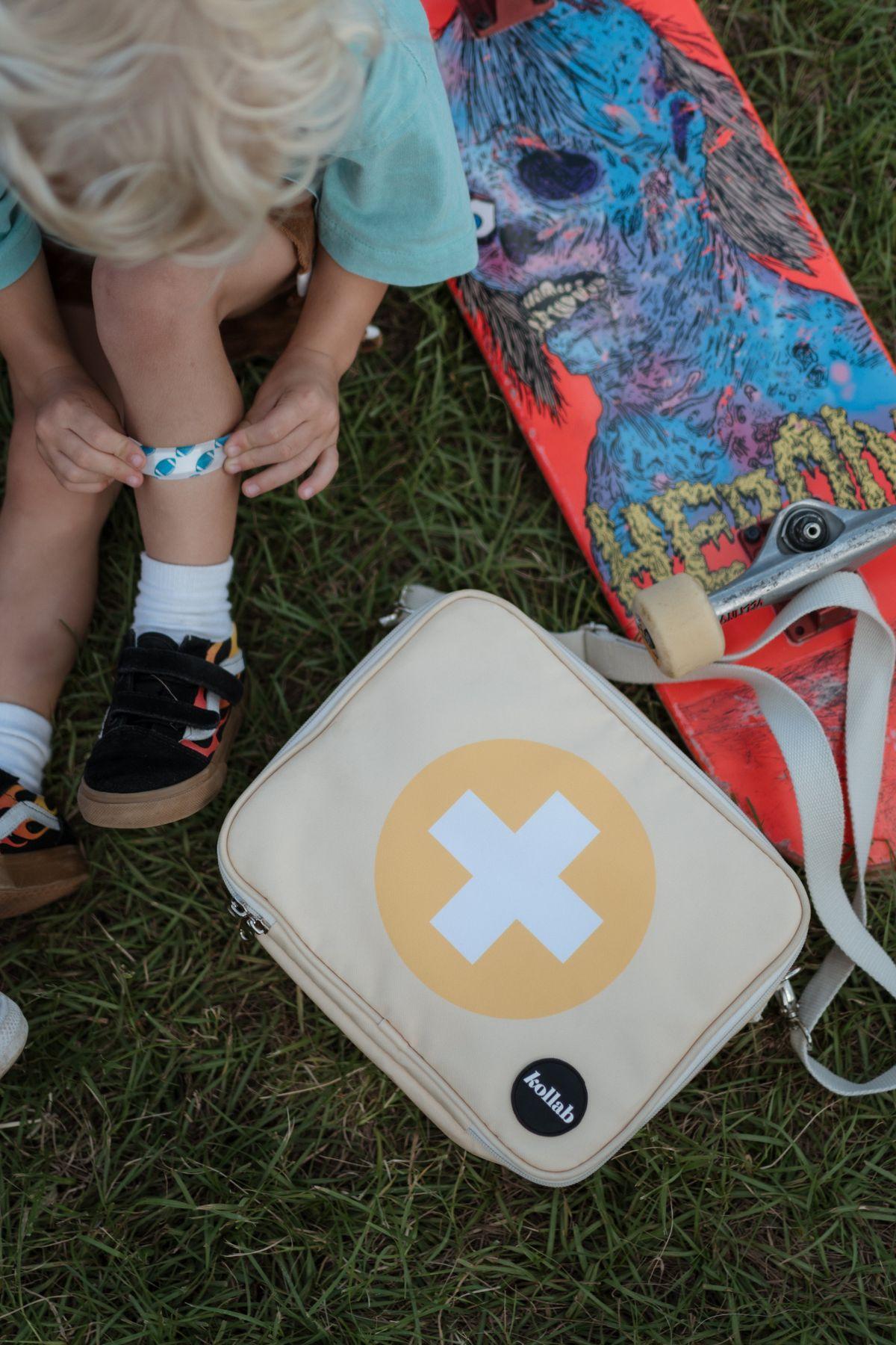 Coup de chaleur, méduses, piqûres : notre trousse de secours